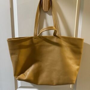 Cuyana Classic Easy Tote in Cappuccino